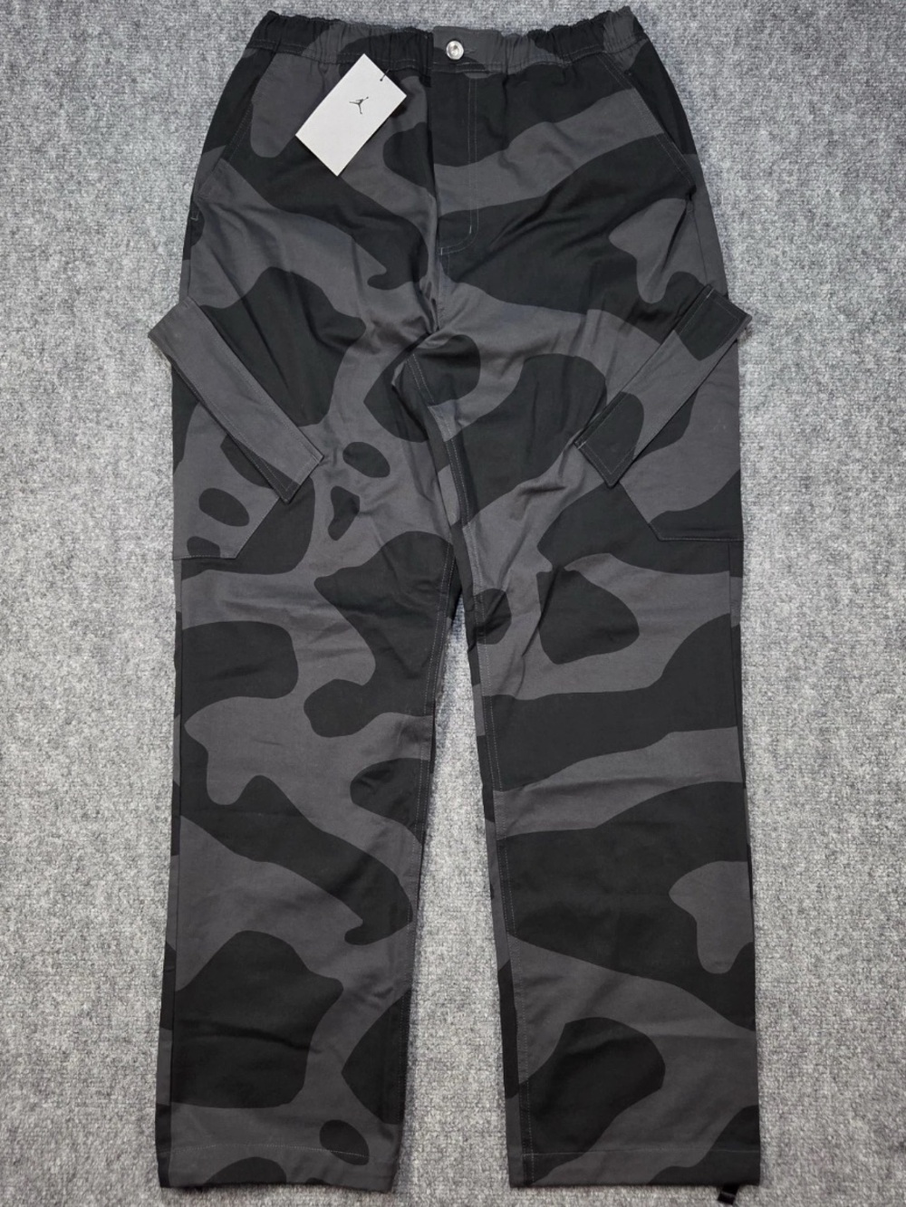 Jordan Men's Black & Gray Camo Cargo Pants Nike Air Jordan Chicago Trousers